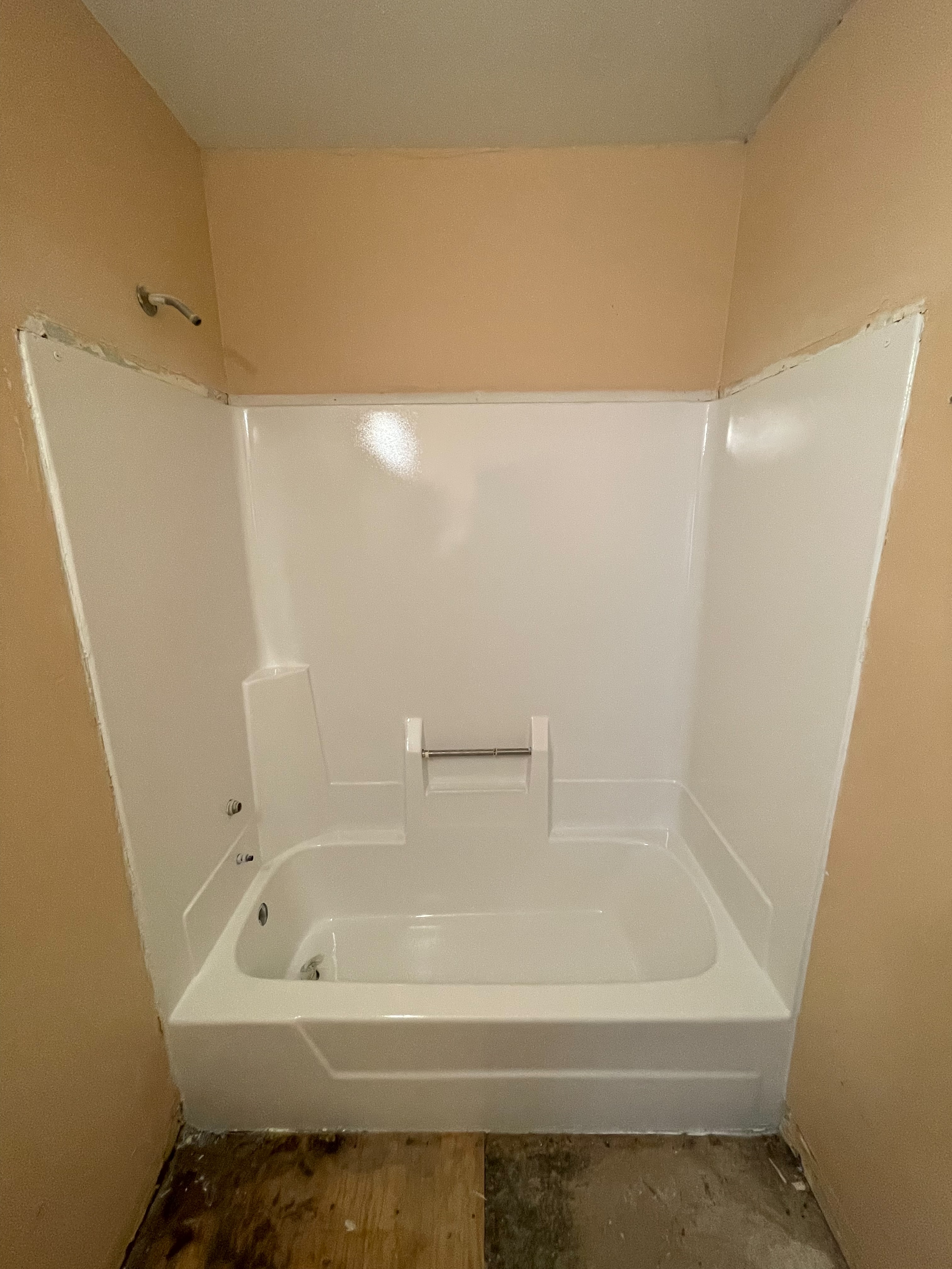 One-piece surround after refinishing